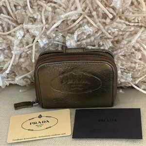 COA⭐️PRADA Vitello Daino Leather
Compact Wallet⭐️STUNNING⭐️ 💯Authentic